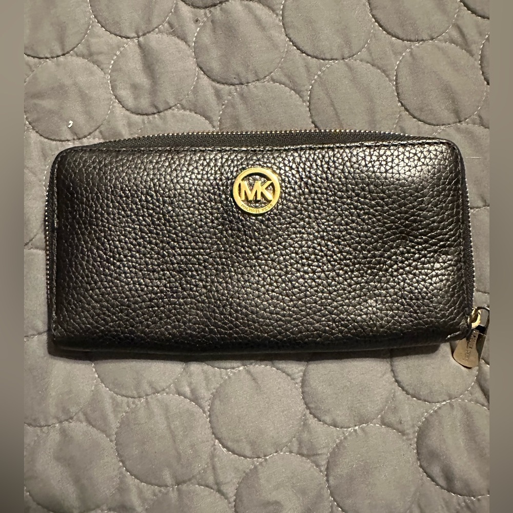 MICHAEL KORS BLACK LEATHER PEBBLE WALLET